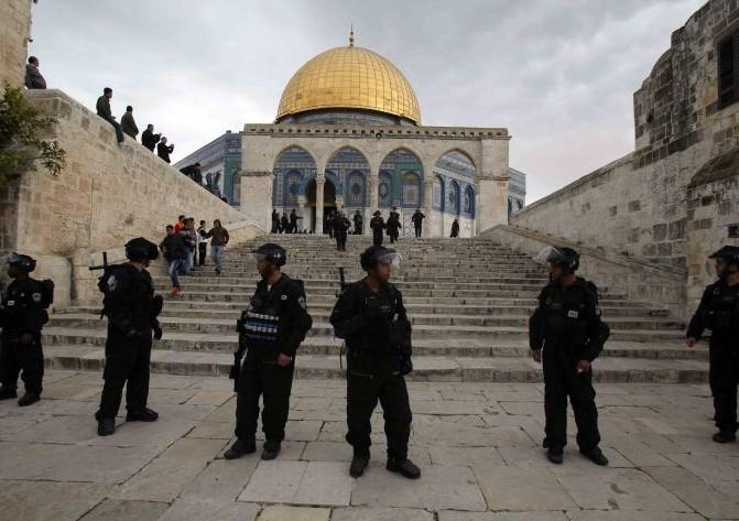 الأردن يُطالب إسرائيل بفتح المسجد الأقصى فوراً أمام المصلين
