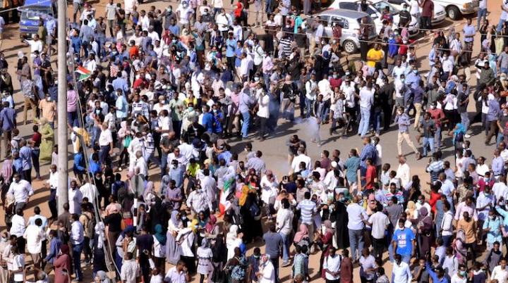 تتجدد الاحتجاجات في الخرطوم والأمن يتدخل
