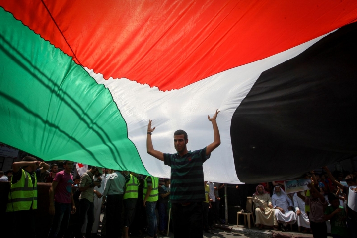رئيس تحرير الشروق المصرية للفلسطينيين: احترسوا من الفخاخ الإسرائيلية