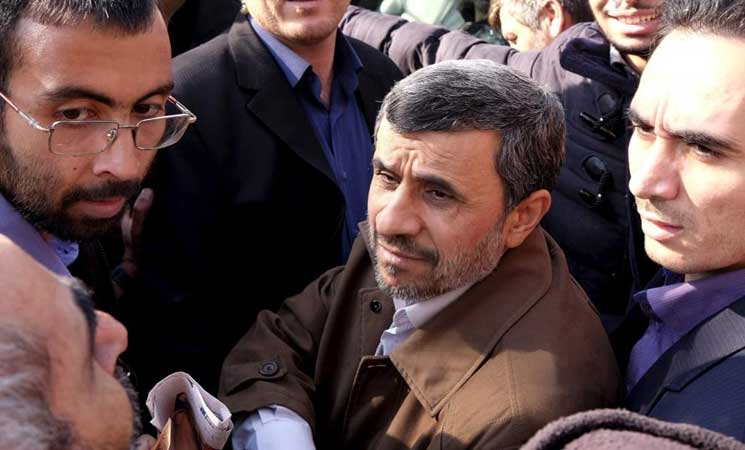 اعتقال الرئيس الإيراني السابق أحمدي نجاد
