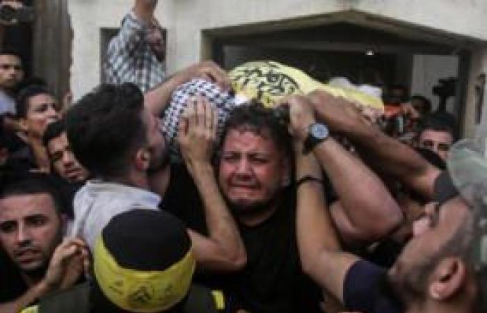 غزة تشيع جثماني الشهيدين الشاب أحمد ياغي والطفل معاذ الصوري
