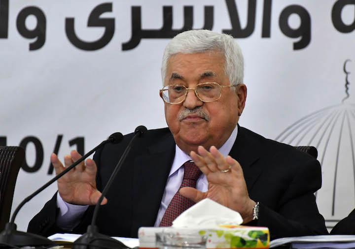 الرئيس عباس يجدد