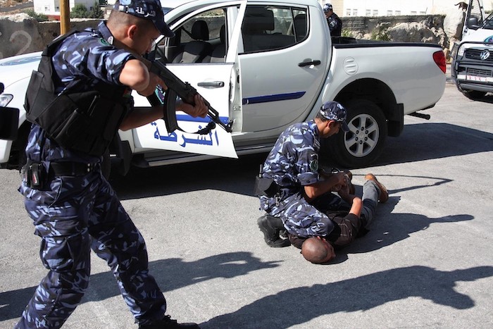 الشرطة: تحرير مواطن وإنقاذه من عملية خطف ونصب
