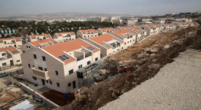 المكتب الوطني: اسرائيل تبني نظاما للفصل العنصري في الضفة بما فيها القدس المحتلة
