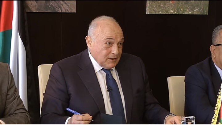 وزير المالية في لقاء
