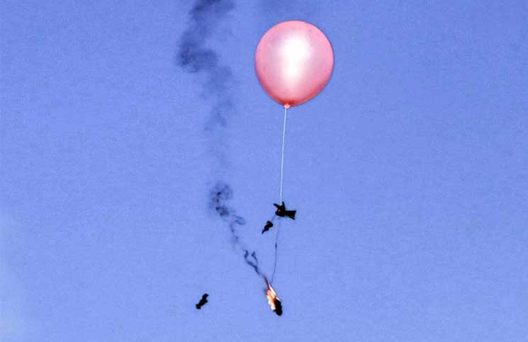 خاص | حماس توقف البالونات والطائرات الحارقة وتبلغ المصريين بذلك

