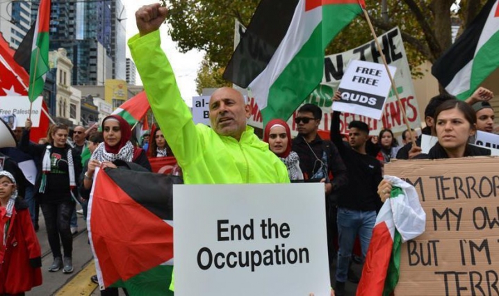 تظاهرة في ملبورن الأسترالية للتنديد بالمجزرة الإسرائيلية في غزة
