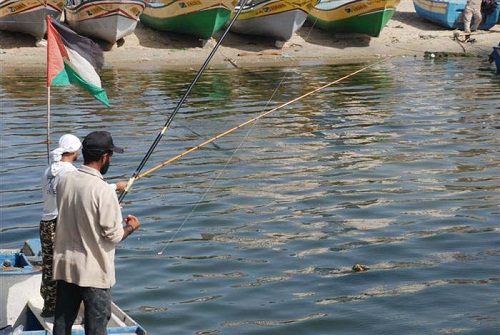تقرير يحذر من اندثار مهنة الصيد البحري في قطاع غزة
