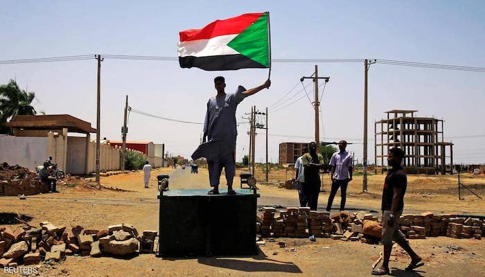 الاتحاد الأفريقي يعلق عضوية السودان