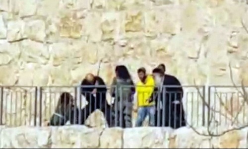 مقتل مستوطن متأثراً بجروحه التي أصيب بها بعملية الطعن في القدس

