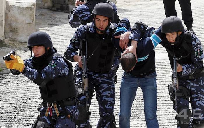 الشرطة: قبض على 10 اشخاص فارين من وجه العدالة في بيت لحم