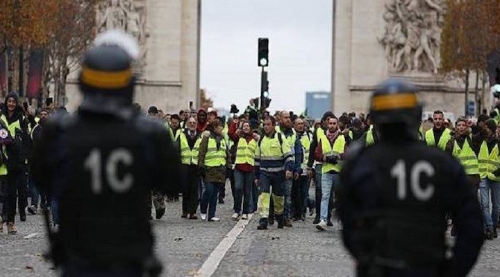فرنسا: تشدد الإجراءات ضد 