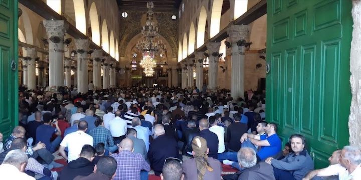 40 الف مصلي ادوا صلاة الجمعة في المسجد الاقصى المبارك 