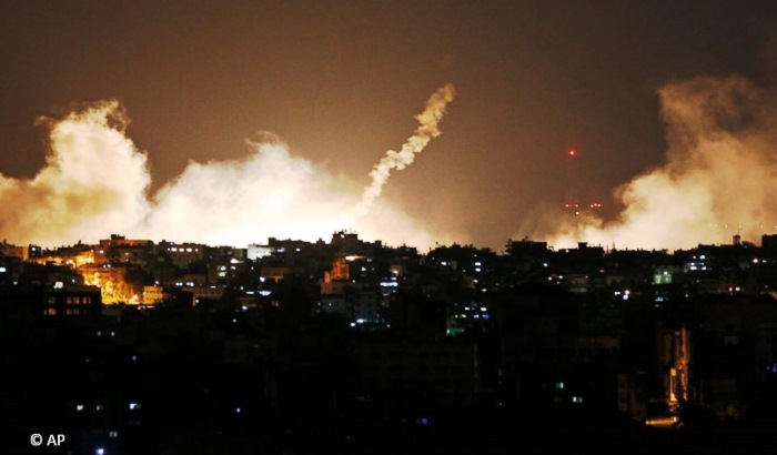 شهيدان إثر قصف الطائرات