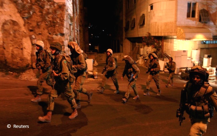 حدث في طوباس ليلة أمس | شبان يستولون على أسلحة لجيش الاحتلال ويفرون 