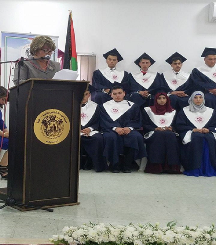 مدرسة الروم الأرثوذكس تخرج فوجها الخامس والعشرين (فوج مي وملح) وتكرسه للتضامن مع الاسرى 
