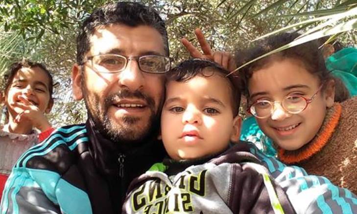 مواطن يقتل زوجته ويبلغ عن نفسه في غزة (صور)