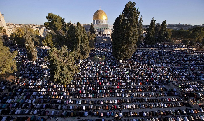 أكثر من١٥٠ الف مصلي ادّوا اليوم صلاة الجمعة اليتيمة في المسجد الاقصى