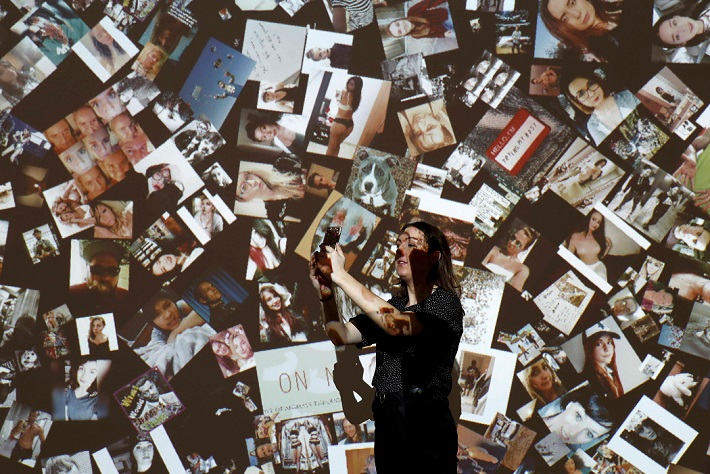 معرض بريطاني يرفع الصور «السيلفي» إلى مصاف الفن.. بالصور