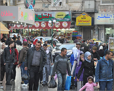  فلسطينيو الداخل يهربون ينعشون الضفة الغربية
