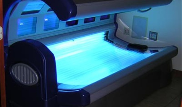 استخدام حمامات الشمس الصناعية 12 دقيقة أسبوعيًا يسبب سرطان الجلد
