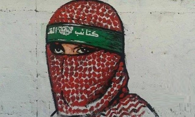 حماس تشرع بتنفيذ اكبر جدارية وسط القطاع في ذكرى انطلاقتها