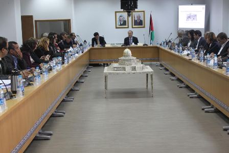 مصطفى يطالب الدول المانحة الإيفاء بتعهداتها المالية لإعمار غزة