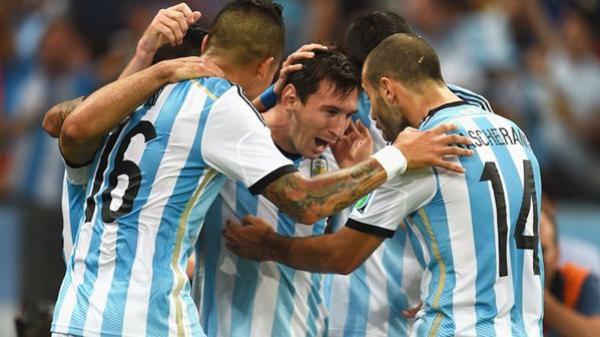 الأرجنتين تتأهل إلى نهائي المونديال للمرة الأولى منذ 24 عاما