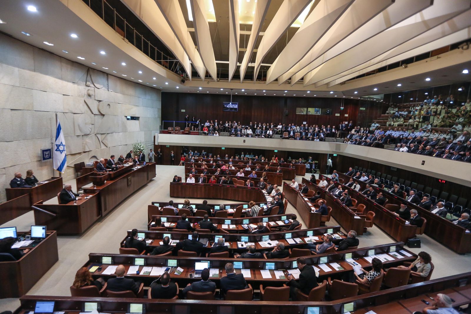نائب إسرائيلي يطالب نتنياهو بالاستقالة لـ