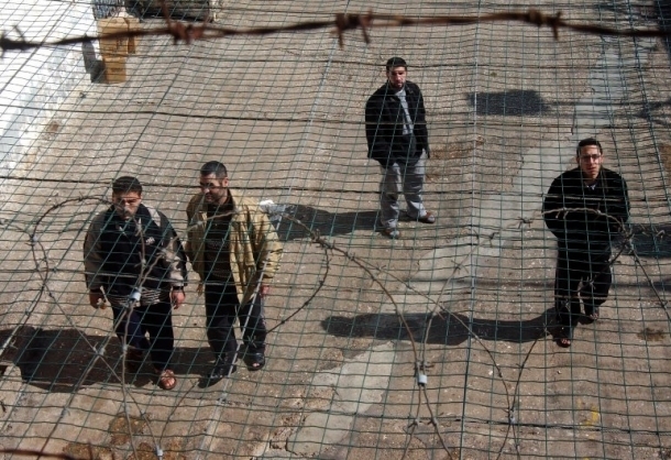 قوات الاحتلال تعتقل 6 مواطنين من الضفة الغربية