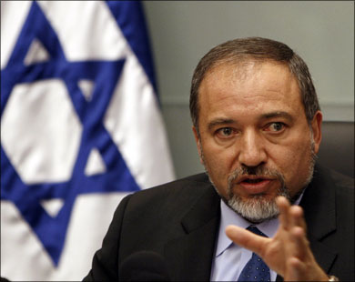 ليبرمان: إسرائيل غير معنية بمنع عملية إعادة إعمار قطاع غزة
