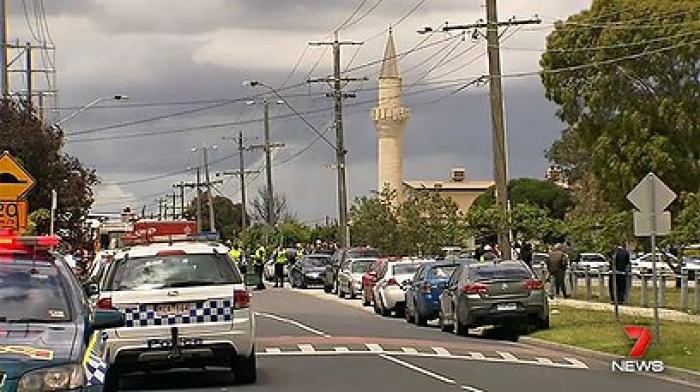 ضبط شخص حاول الاعتداء على المصلين في مسجدٍ بأستراليا