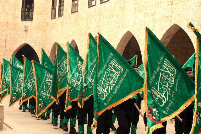 نواب حماس يطالبون الرئاسة بمعاقبة أفراد أمن 