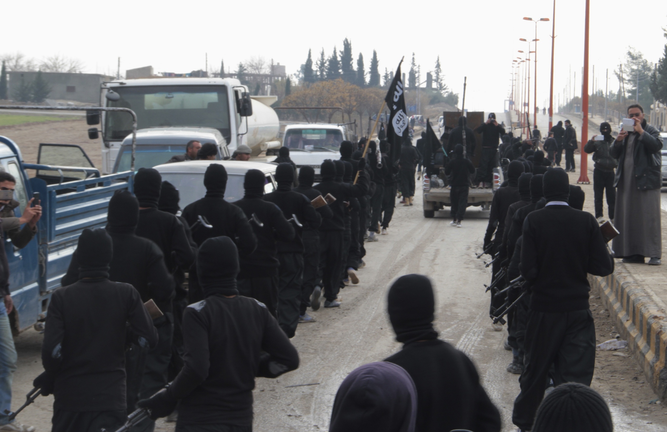 من هو تنظيم داعش؟