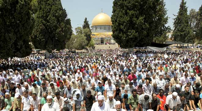 جمعة "هادئة" في المسجد