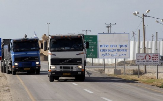 إدخال 420 شاحنة بضائع ومساعدات لقطاع غزة