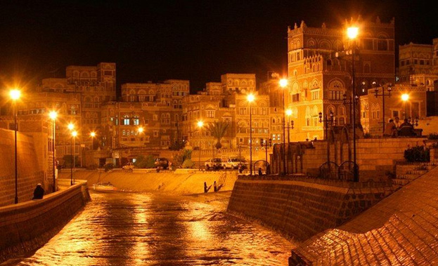  انقطاع الكهرباء عن صنعاء ومحافظات يمنية إثر 