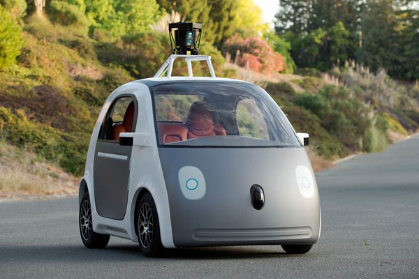 اختبار قيادة لسيارة جوجل التي تعمل بدون سائق
