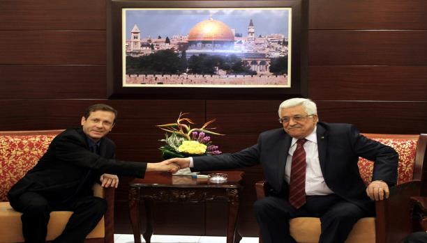 مرة أخرى.. مسؤول إسرائيلي في رام الله بضيافة الرئيس عباس
