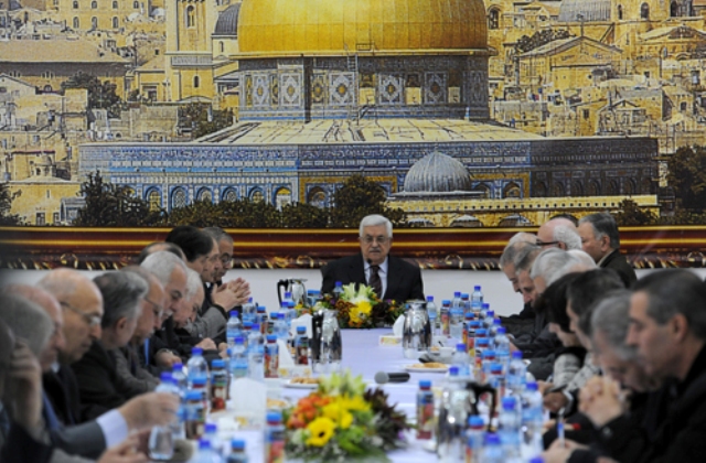 القيادة الفلسطينية تبحث اليوم مشروع القرار المقدم إلى مجلس الأمن