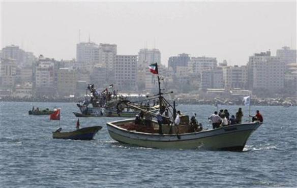 زوارق إسرائيلية تفتح نيرانها تجاه قوارب صيد في غزة