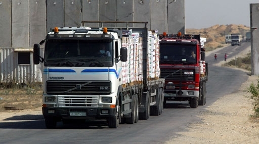 410 شاحنات بضائع لغزة عبر كرم ابو سالم