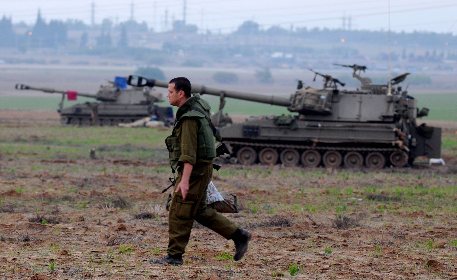 الجيش الإسرائيلي يبدأ انسحابا بريا محدودا من غزة