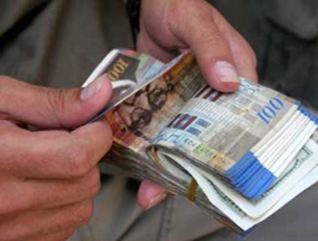 وزارة المالية تبدأ بصرف رواتب التشغيل المؤقت وطلبة الامتياز
