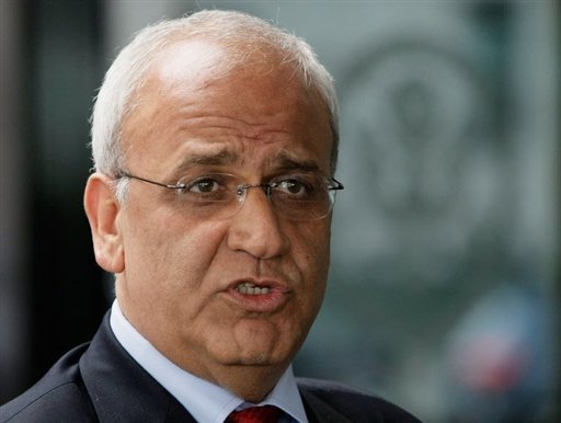 عريقات يطلع وزير الخارجية المصري على تطورات القضية الفلسطينية