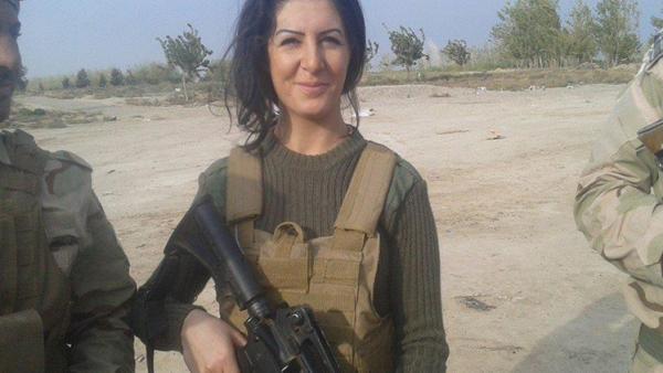 فيس بوك: أجمل مقاتلة في العالم دنماركية تلتحق بالمقاتلين الأكراد ضد داعش 