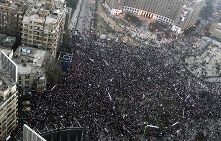 مصر.. من بهجة انتصار انتفاضة التحرير إلى سياسات مبارك
