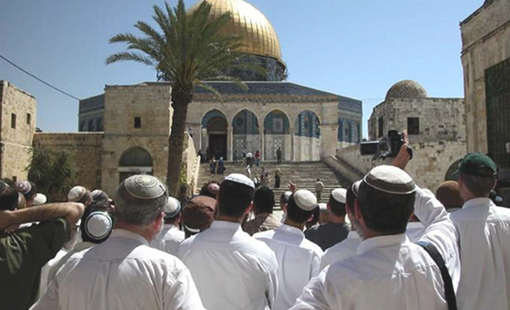 مجموعات يهودية تقتحم المسجد الأقصى