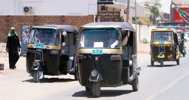 "الركشة" بالخرطوم..