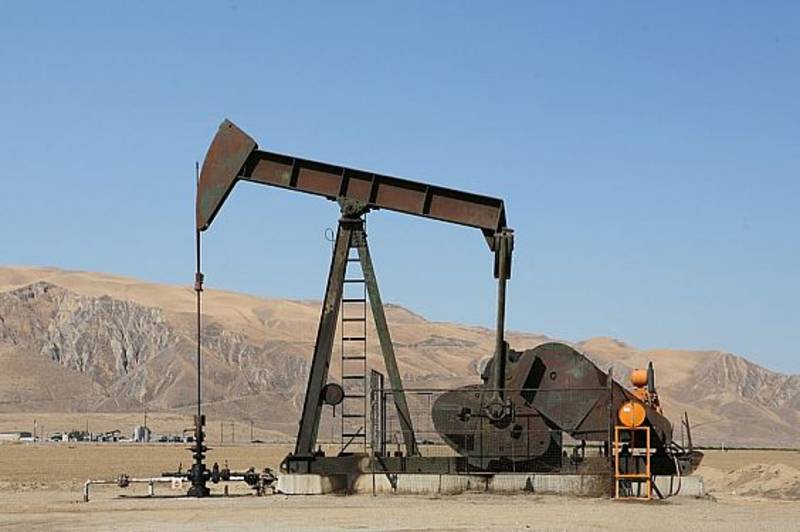 فلسطين تكشف عن استيراد النفط من فنزويلا بأسعار أقل من الأسواق العالمية